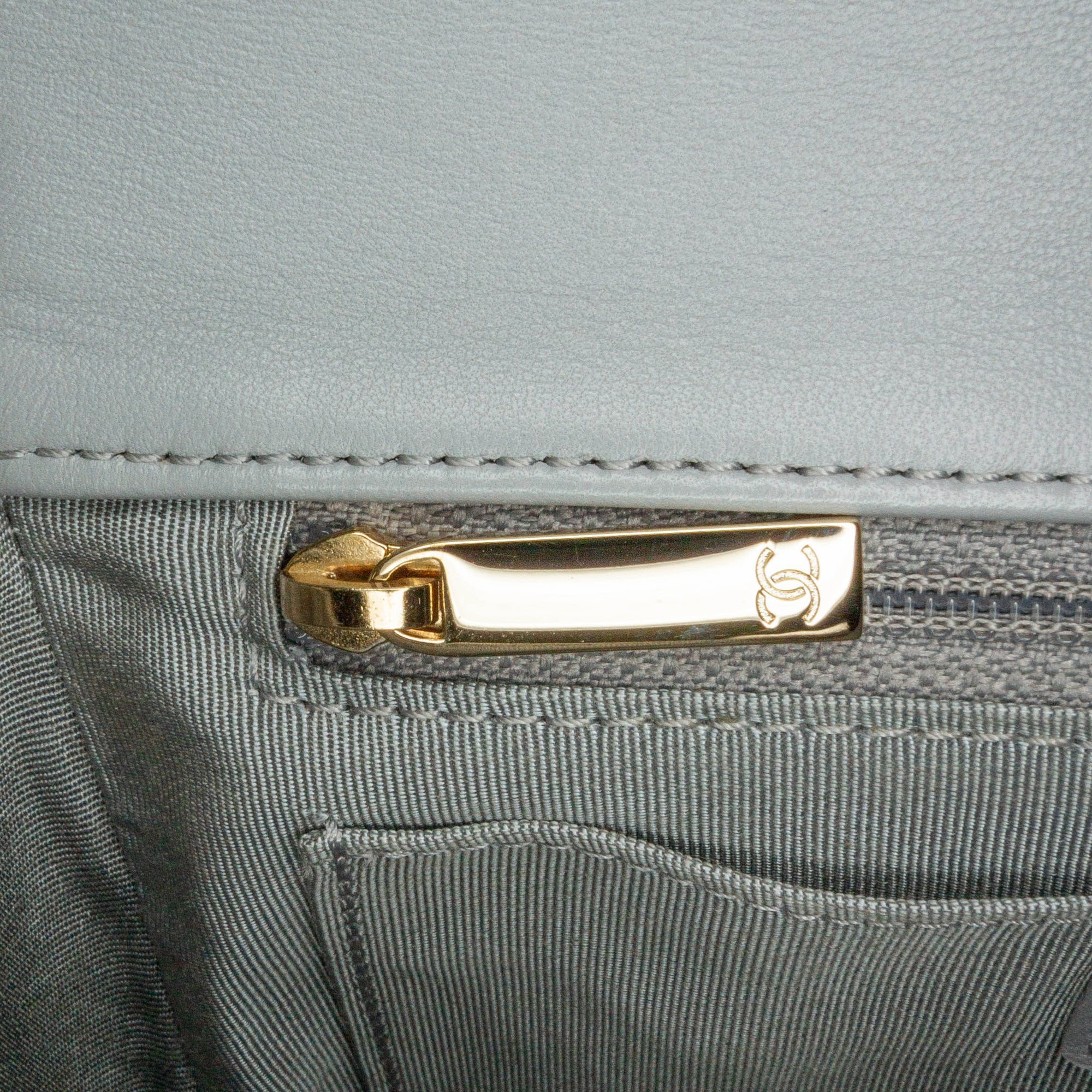 Chanel | Pre-Owned Quilted Calfskin Bolero de Flap - II | Gray