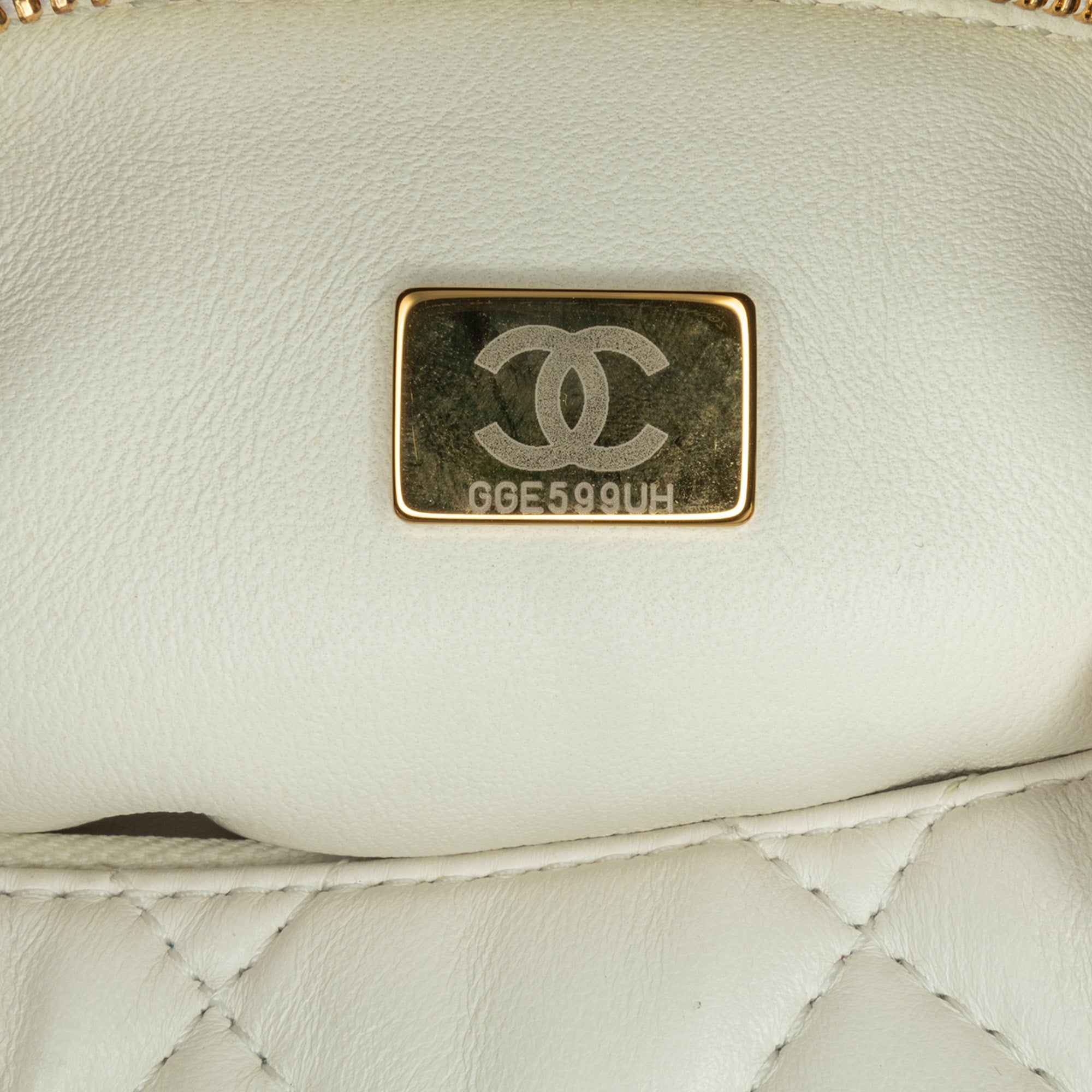 Chanel | Pre-Owned Metiers d'Art CC Quilted Lambskin Box with Top Handle Bag | White