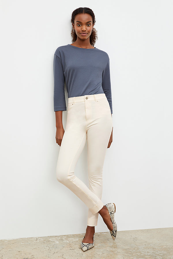 Front image of a woman wearing the Sammataro Jean in Tusk | Exclude