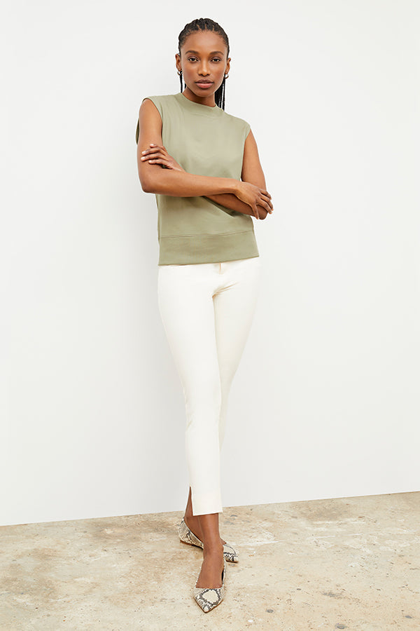 Front image of a woman wearing the Sammataro Jean in Tusk | Exclude