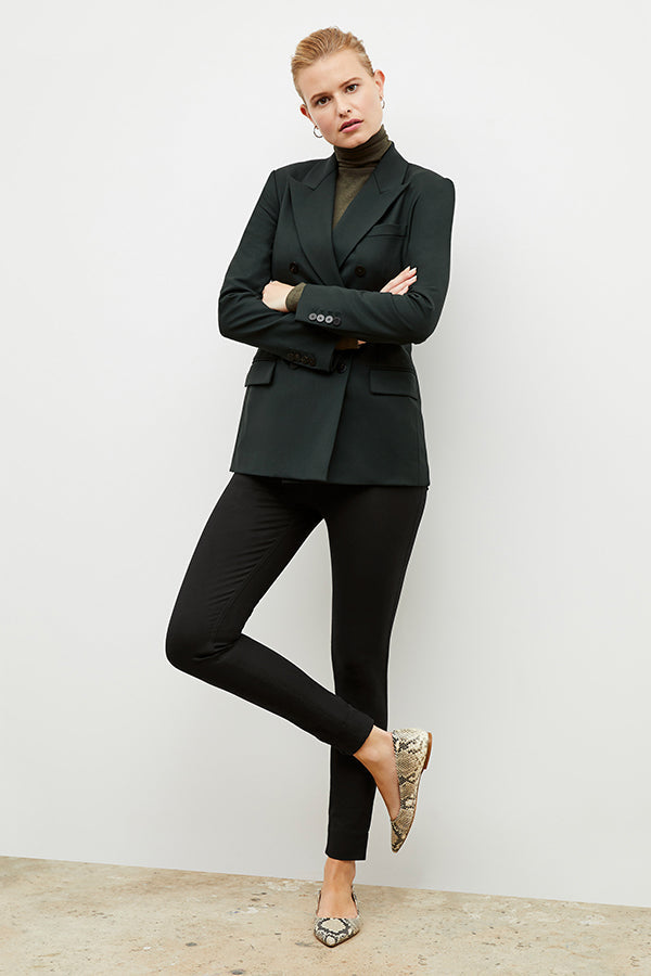 Front image of a woman wearing the Sammataro Jean in Black | Exclude