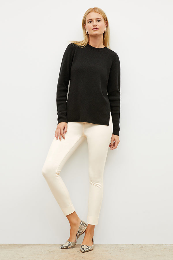 Front image of a woman wearing the Sammataro Jean in Tusk | Exclude