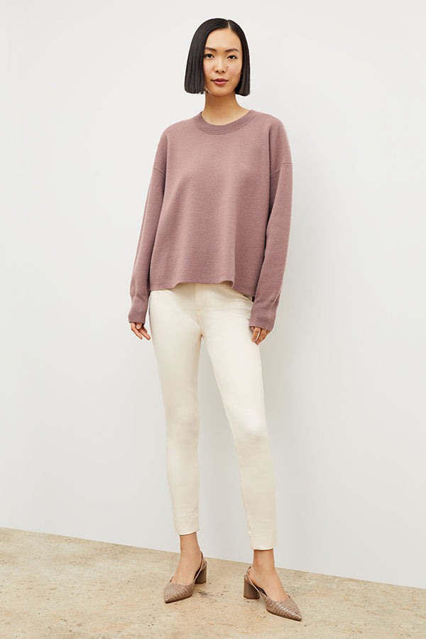 Front image of a woman wearing the Sammataro Jean in Tusk | Exclude