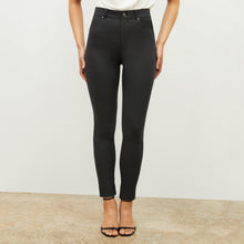 Front image of a woman wearing the Sammataro Jean in Black