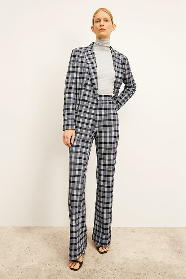 Front image of a woman wearing the O'Hara Blazer | Exclude