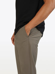 Mens | AO Slim-Fit Versaknit Pant | Canyon