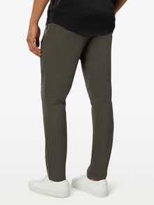 Mens | AO Slim-Fit Versaknit Pant | Slate