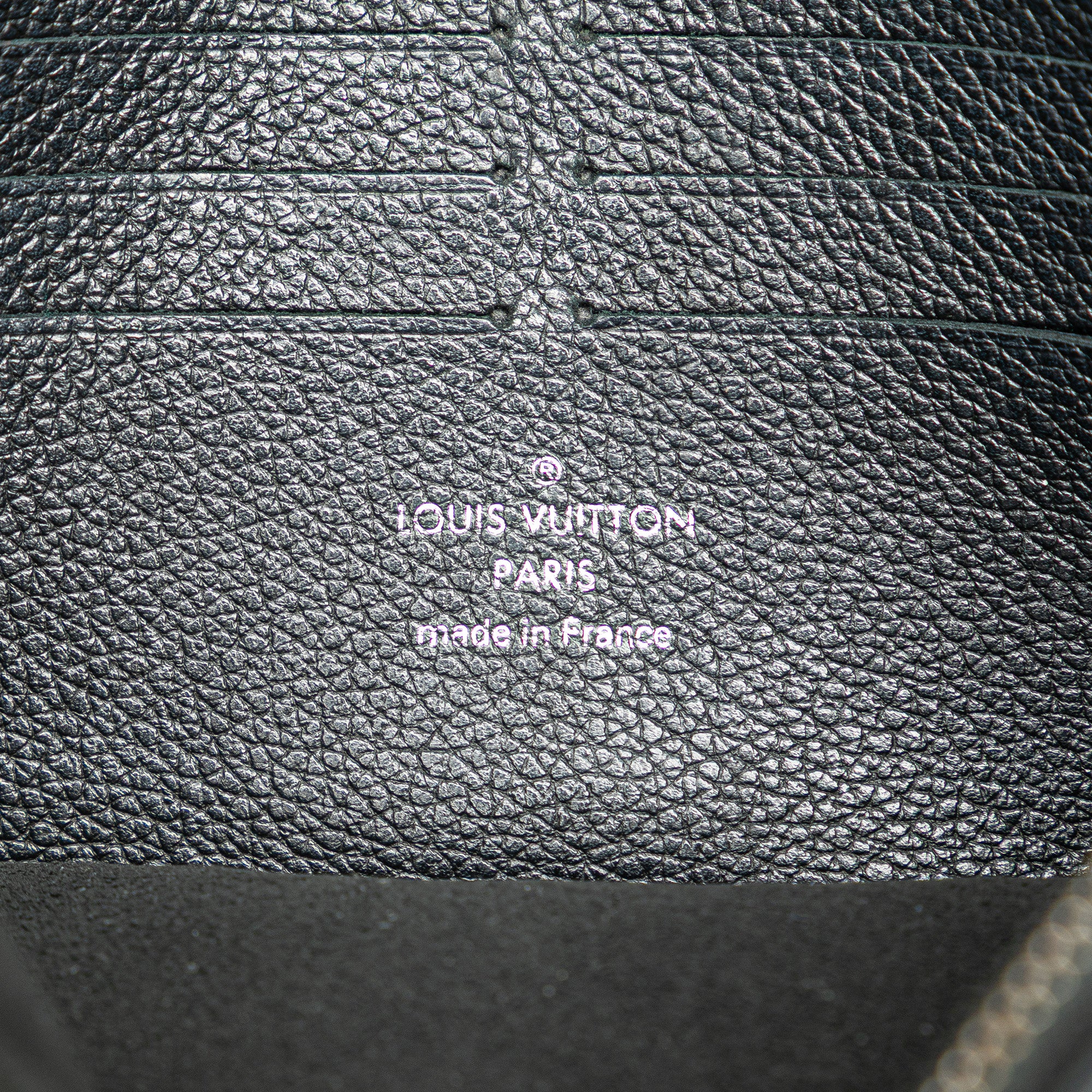Louis Vuitton | Pre-Owned MyLockMe Chain Pochette | Black