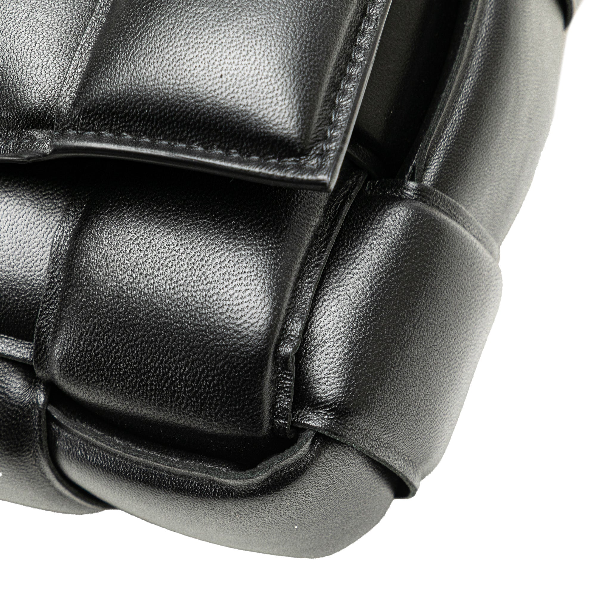 Bottega Veneta | Pre-Owned Nappa Intrecciato Padded Chain Cassette Satchel | Black