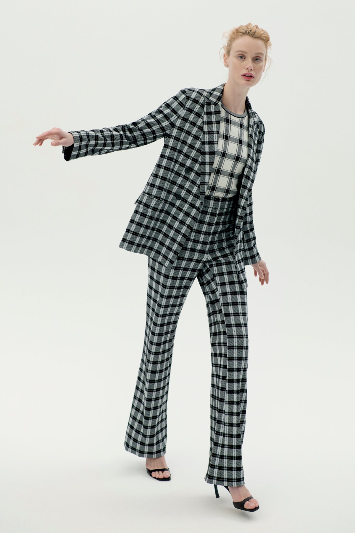 Front image of a woman wearing the O'Hara Blazer | Exclude