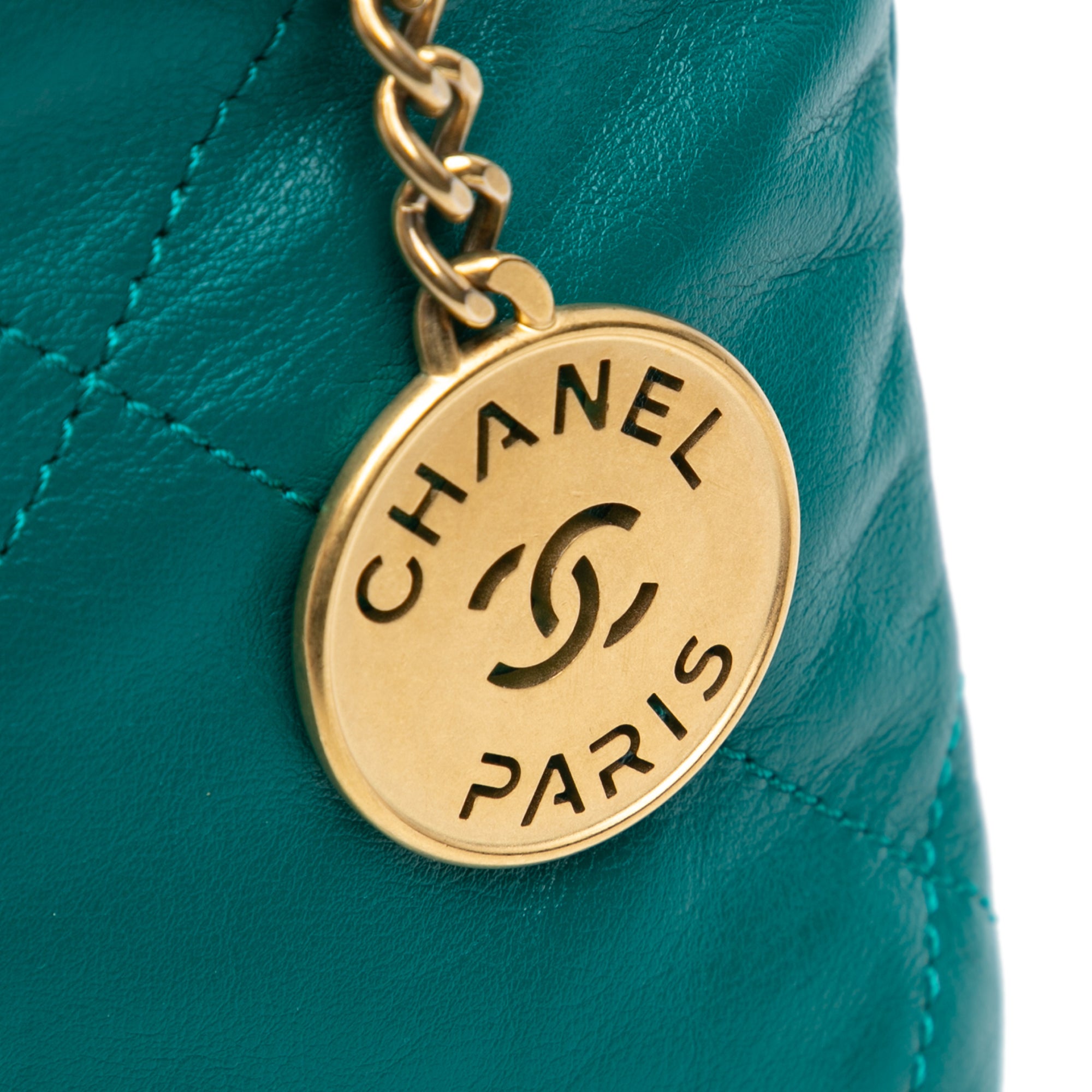 Chanel | Pre-Owned Mini Shiny Calfskin 22 Handbag - I | Green