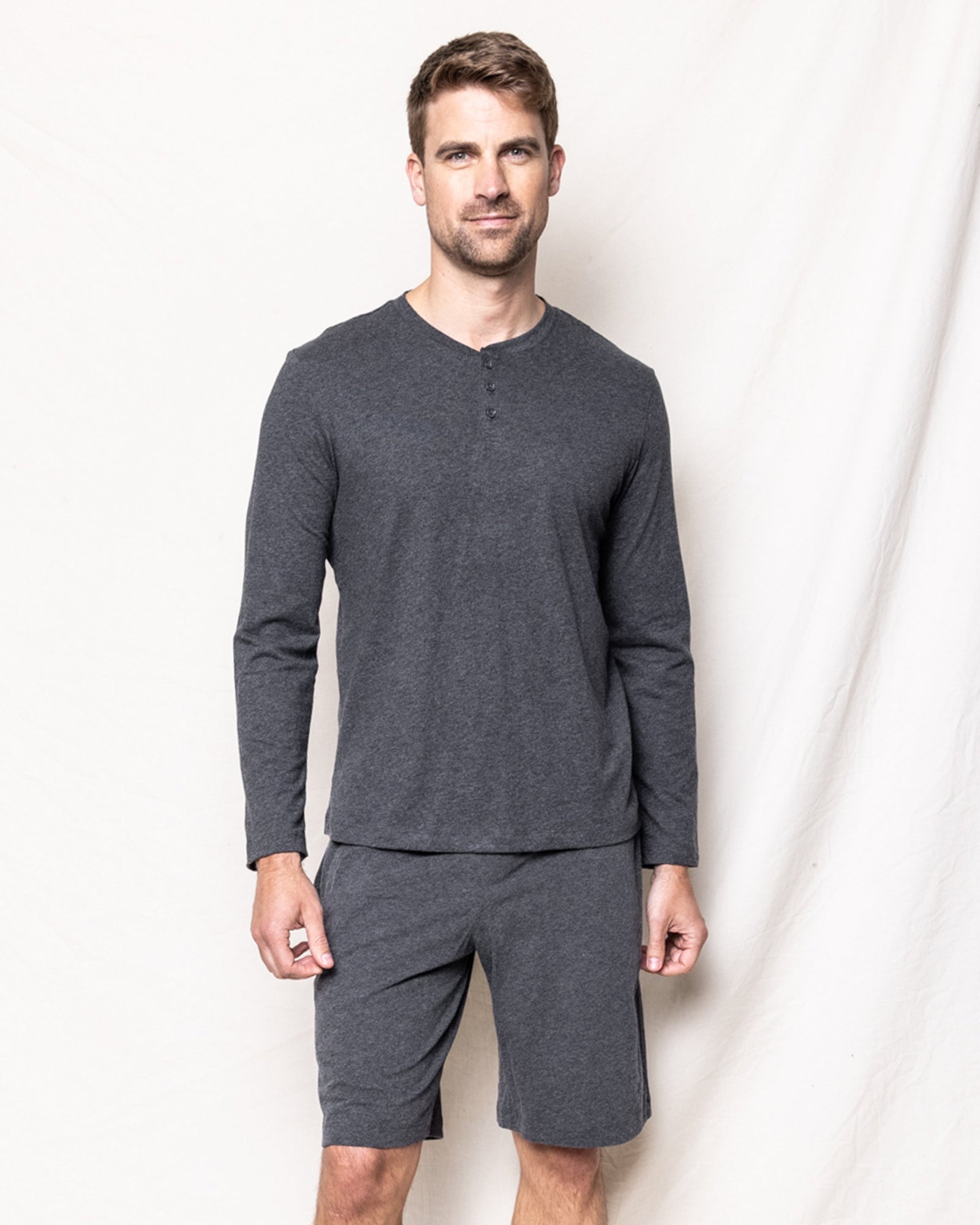 Men's Pima Henley in Navy in Navy#Color_Navy