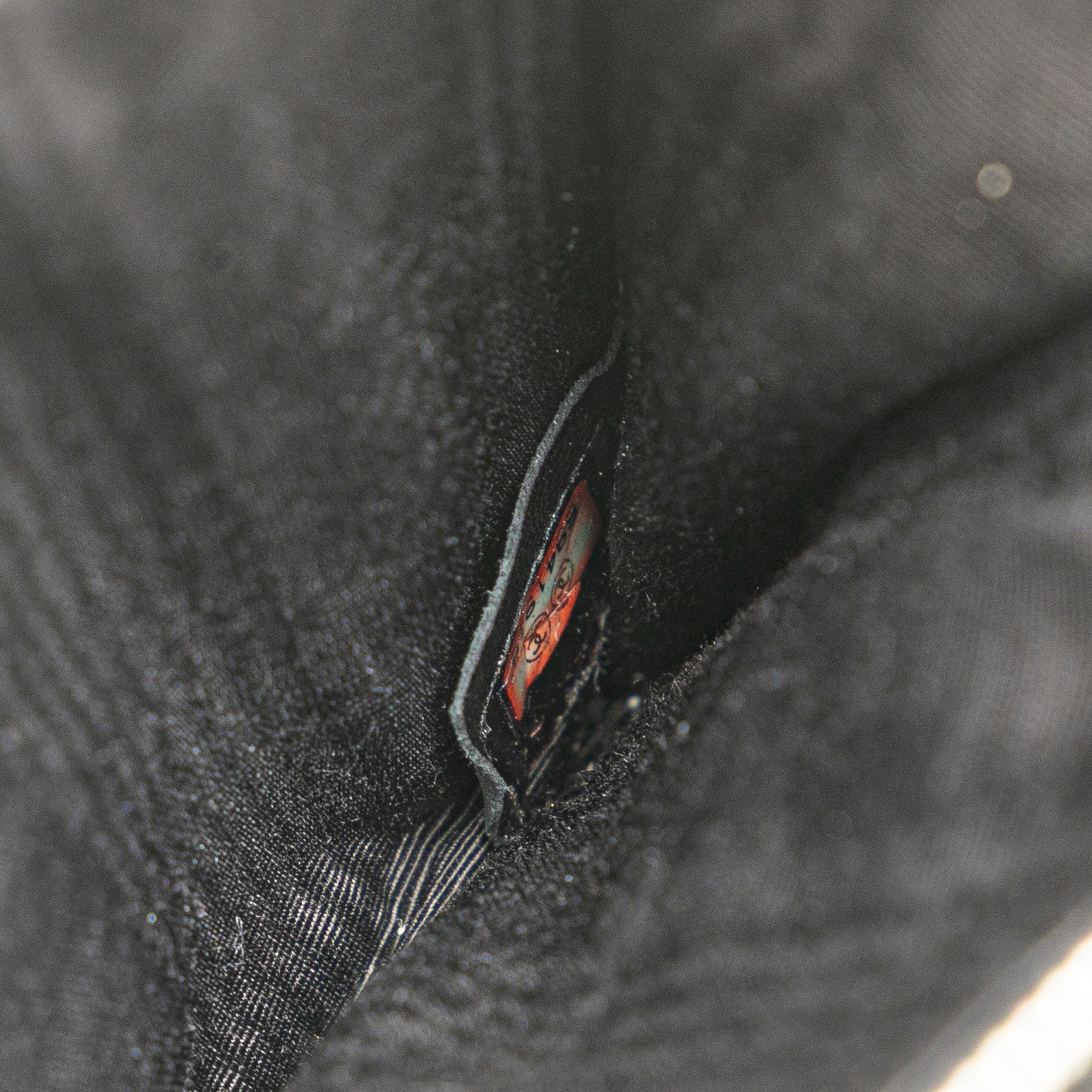 Chanel | Pre-Owned CC Chocolate Bar Patent Clutch on Chain | Black