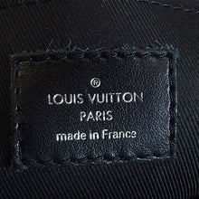 Louis Vuitton Pre-Owned Monogram Taurillon Steamer Messenger | Women | Black