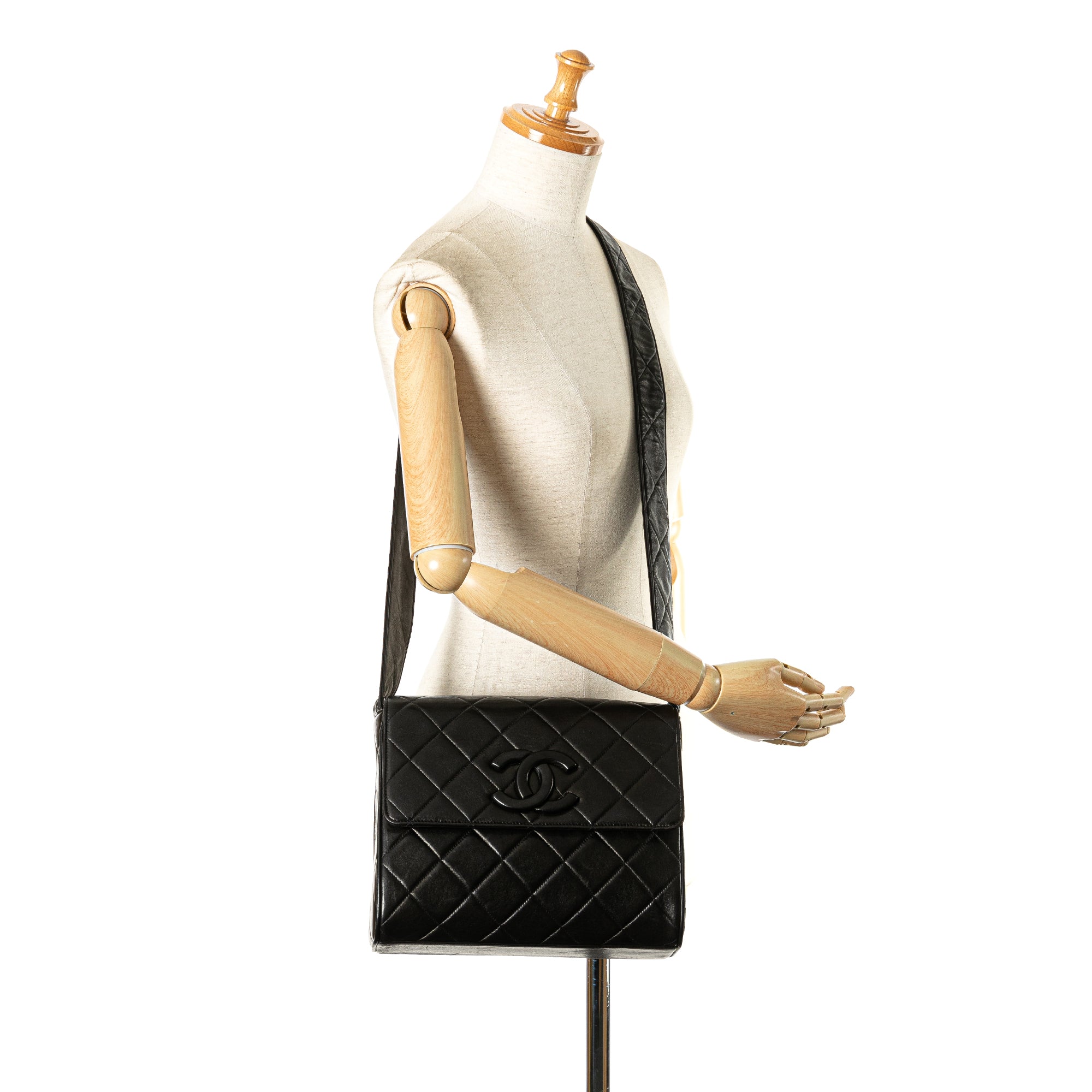 Chanel | Pre-Owned CC Quilted Lambskin Flap | Black