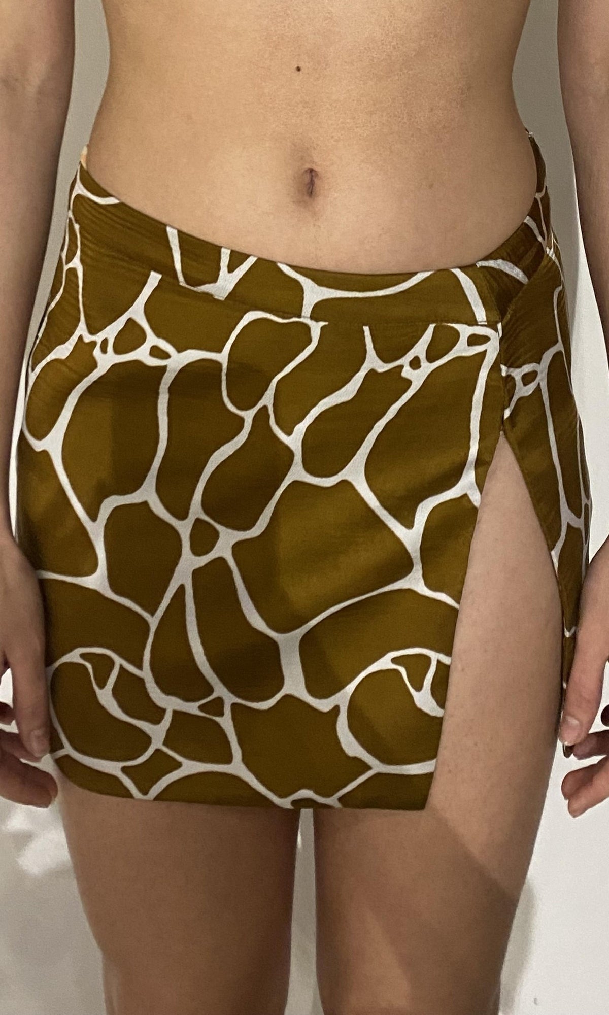 Rococo Sand | Fia Heavy Crepe Short Skirt | Brown White