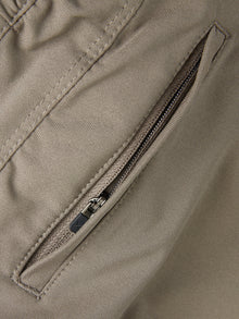 Mens | AO Slim-Fit Versaknit Jogger Tall | Canyon