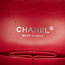 Chanel | Pre-Owned Jumbo Classic Caviar Double Flap - I | Red/Dark Red