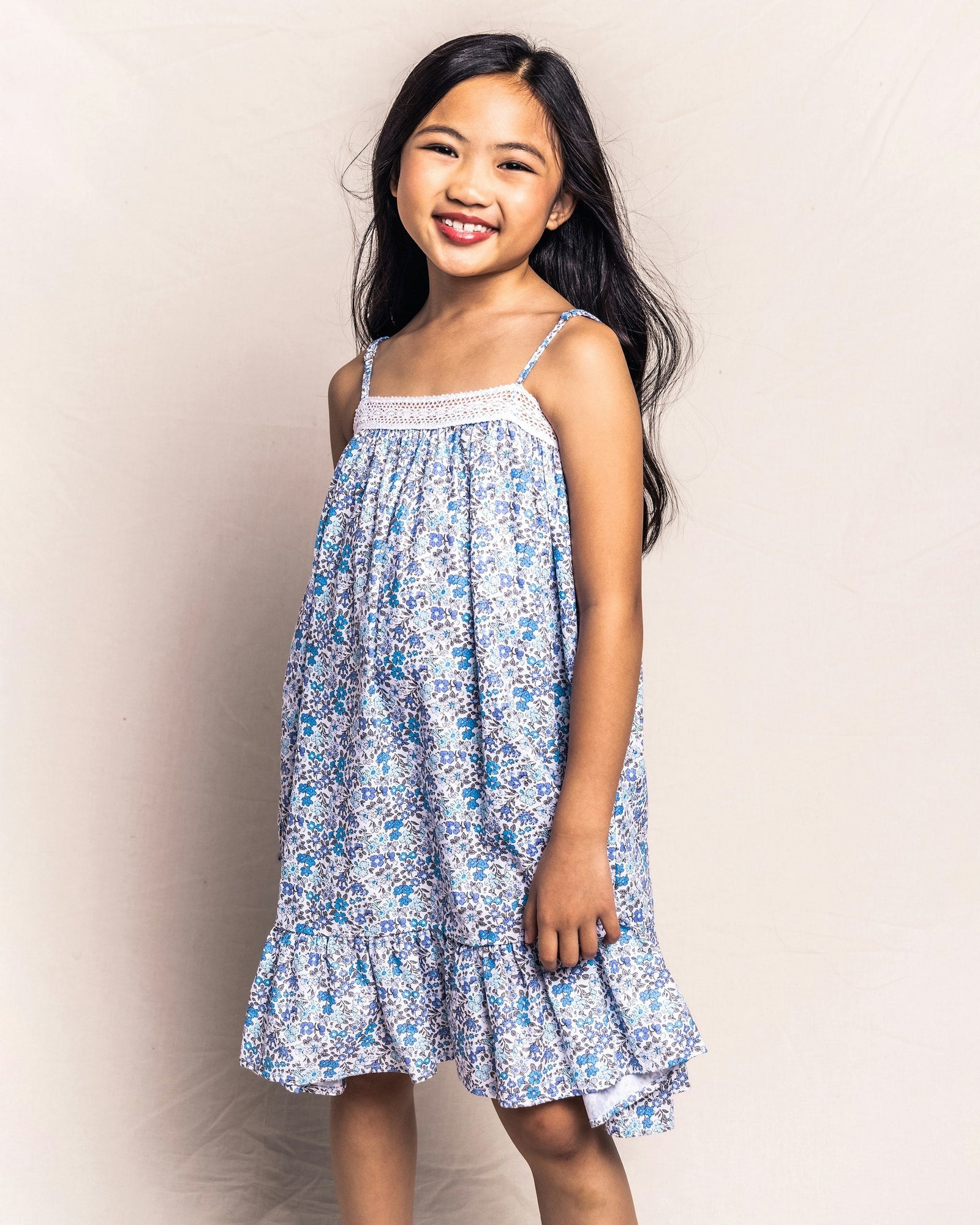 Girl's Twill Lily Nightgown in Fleurs de Rose in Fleur D'Azur#Color_Fleur D'Azur