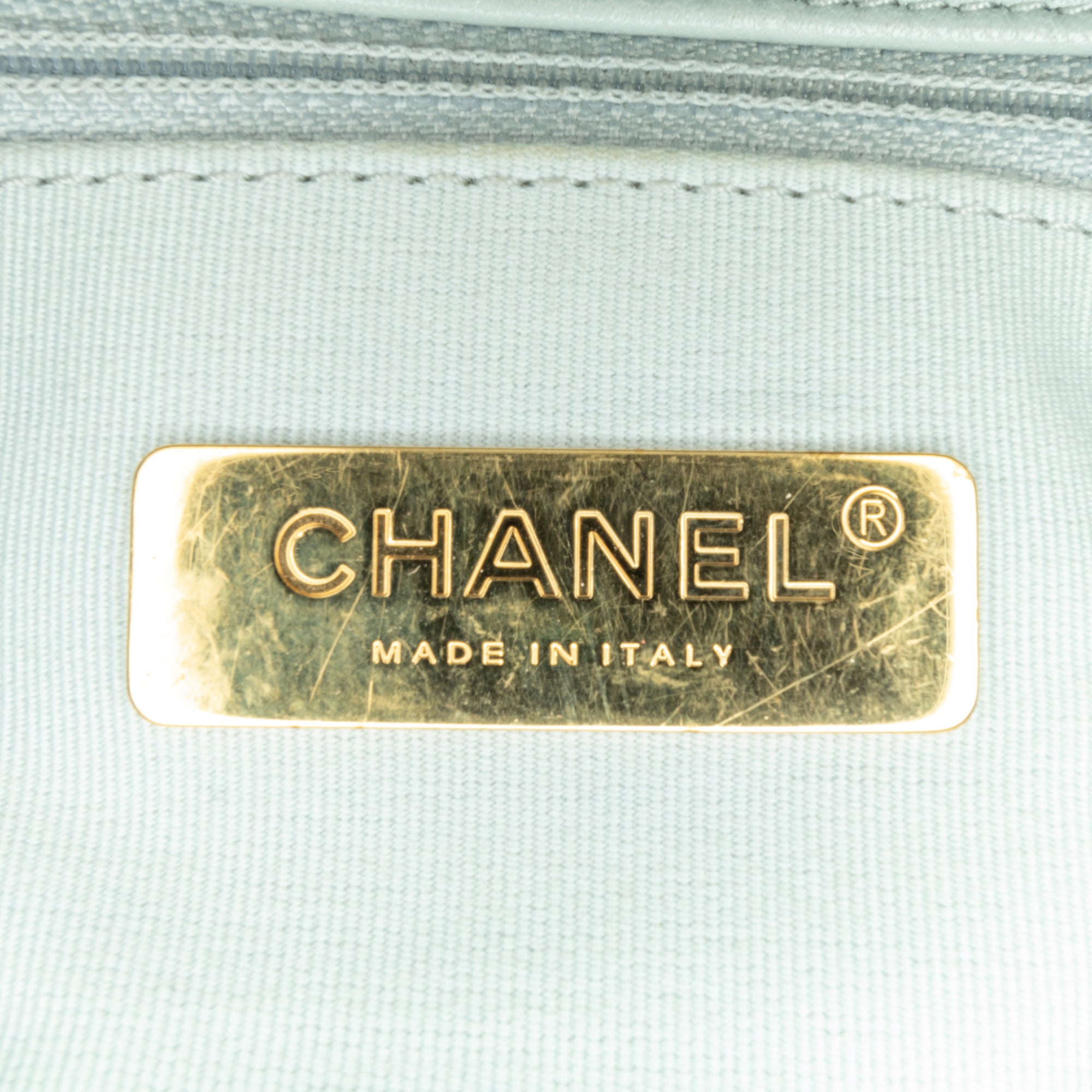 Chanel | Pre-Owned Medium Lambskin 19 Flap | Gray/Light Gray