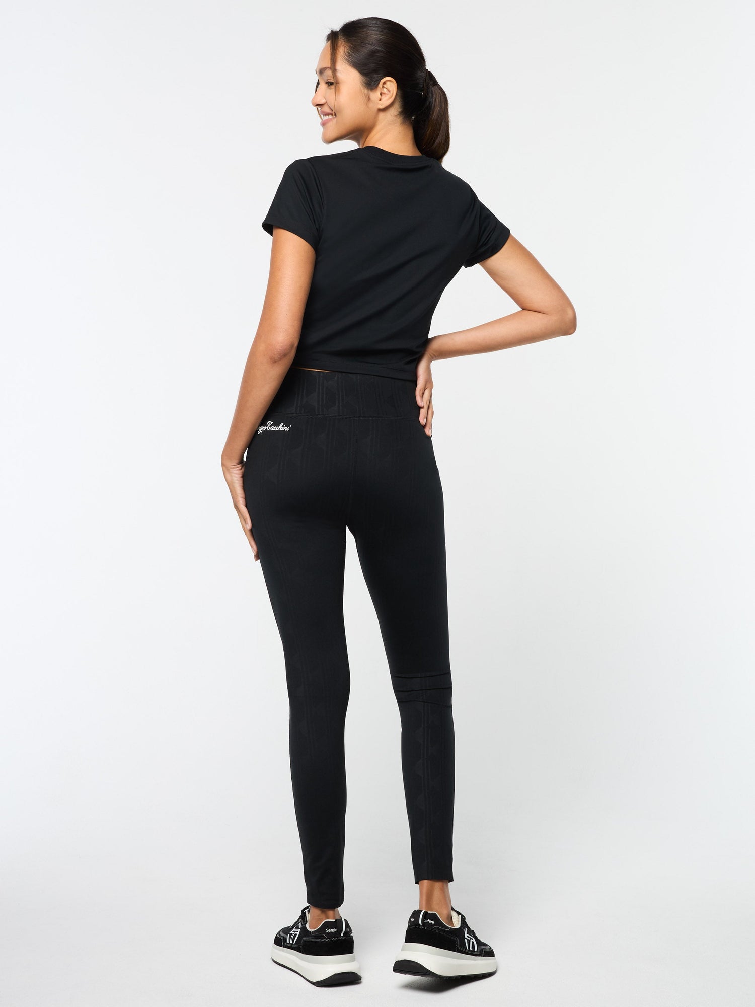 Women | Mirano Fitted Crop Top | Black Beauty