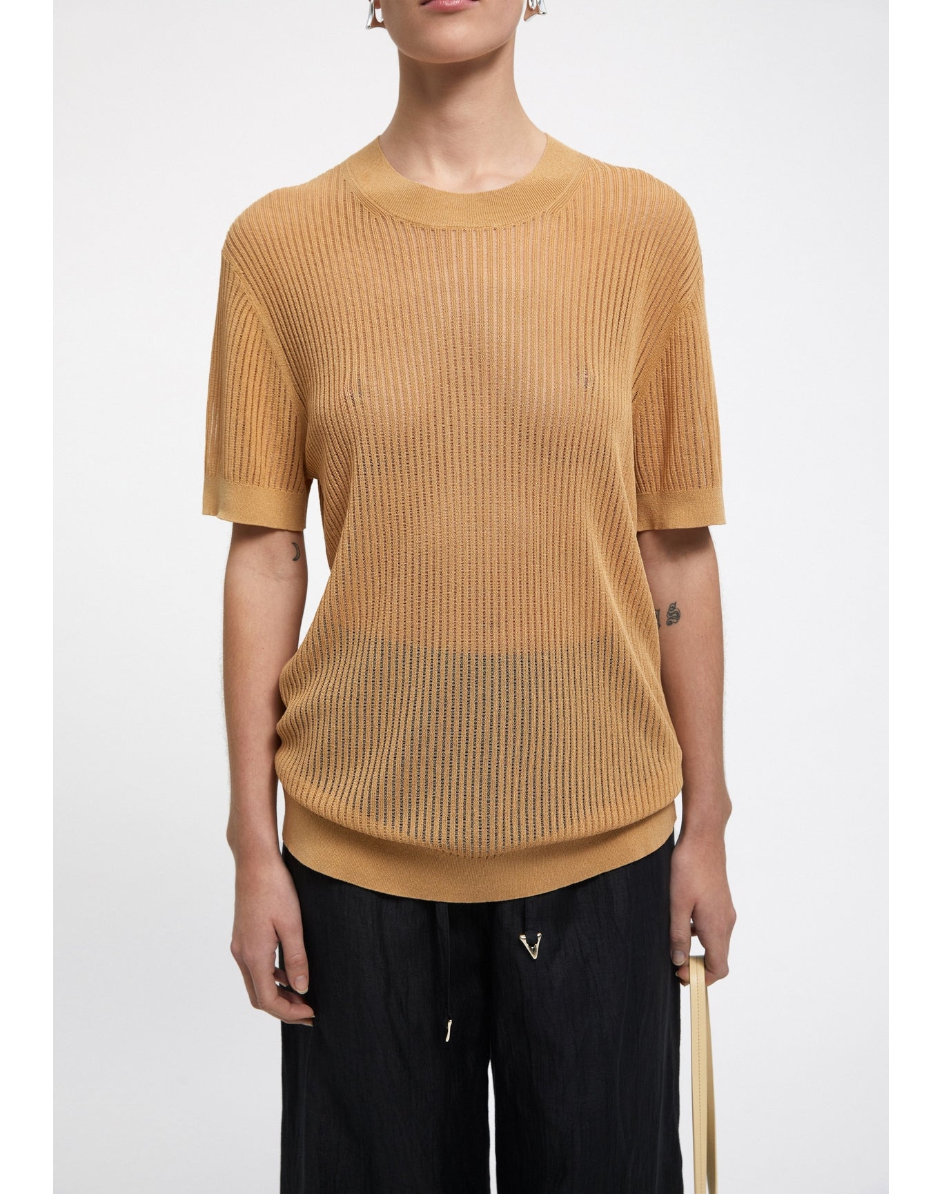 Shalott | Ribbed Relaxed T-Shirt | Biscotti