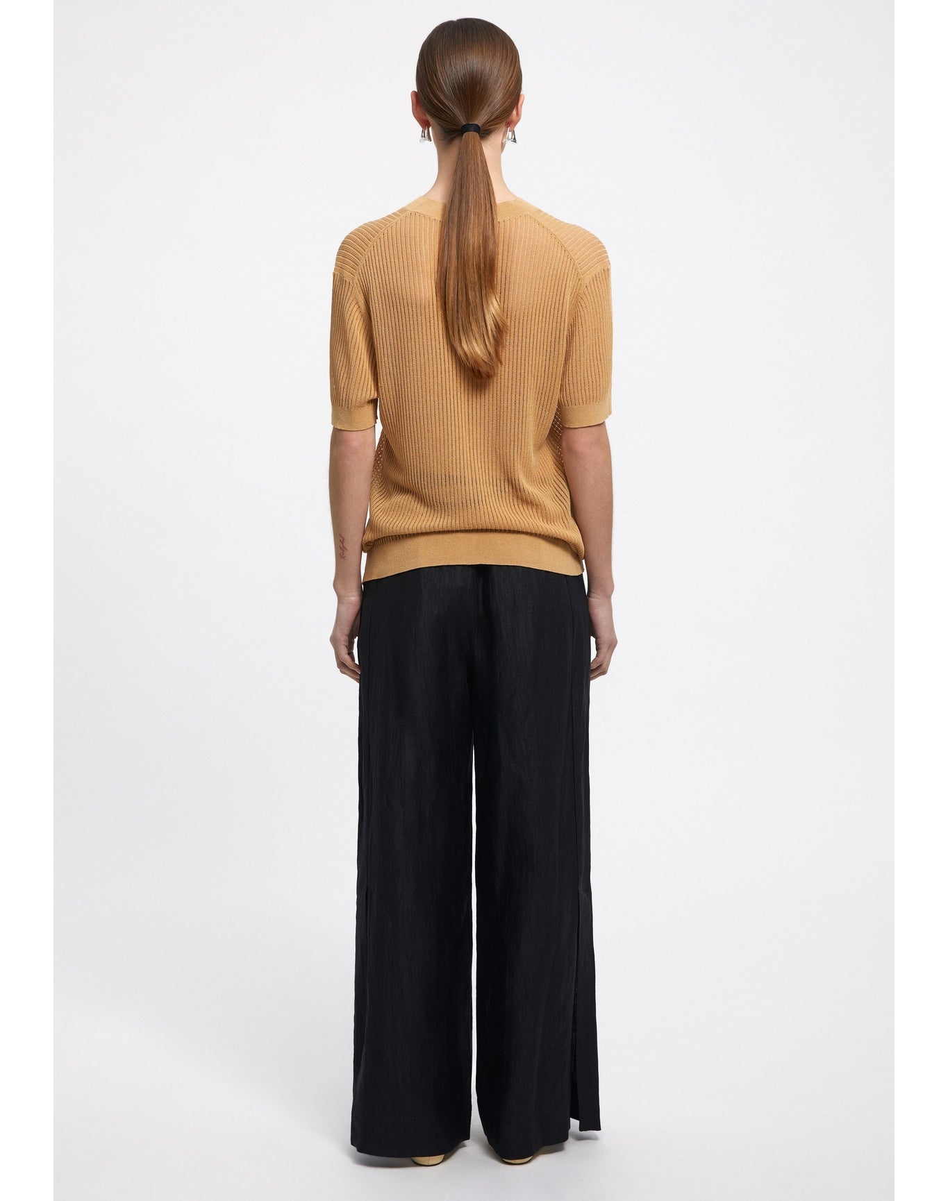 Shalott | Ribbed Relaxed T-Shirt | Biscotti