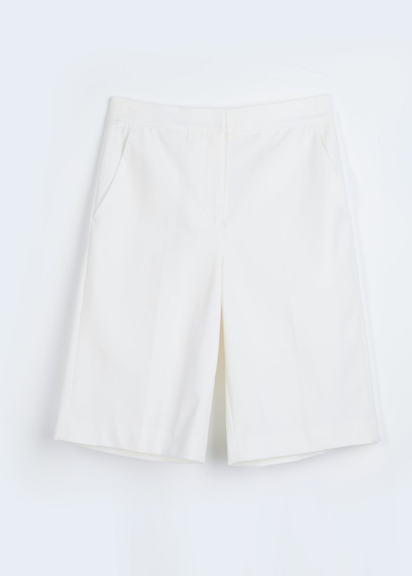 Shorts | White