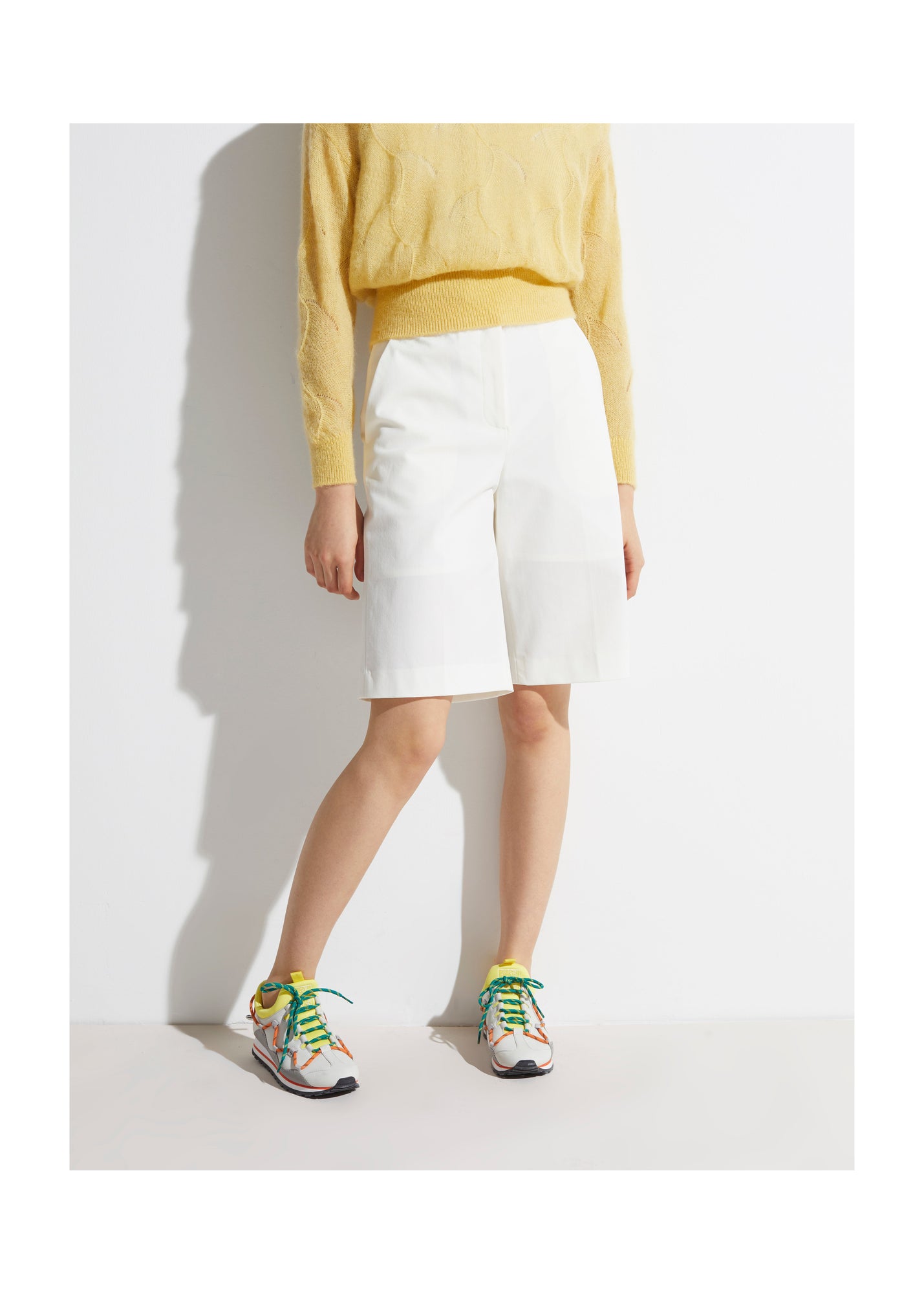Shorts | White