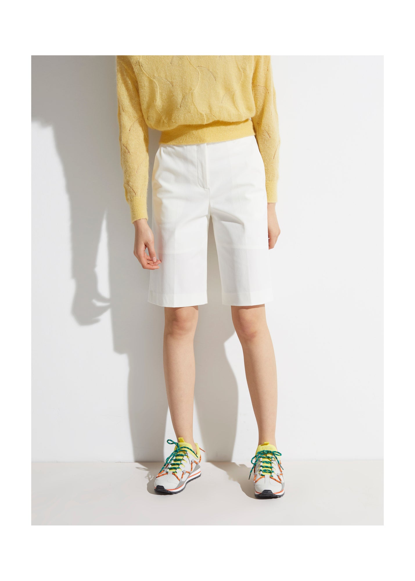 Shorts | White