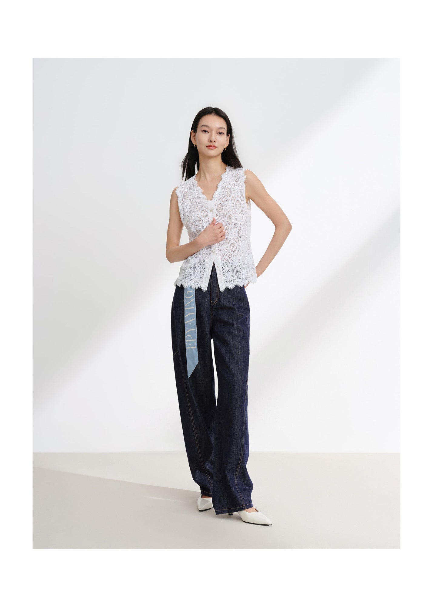 Straight-Cut Lace Vest | White