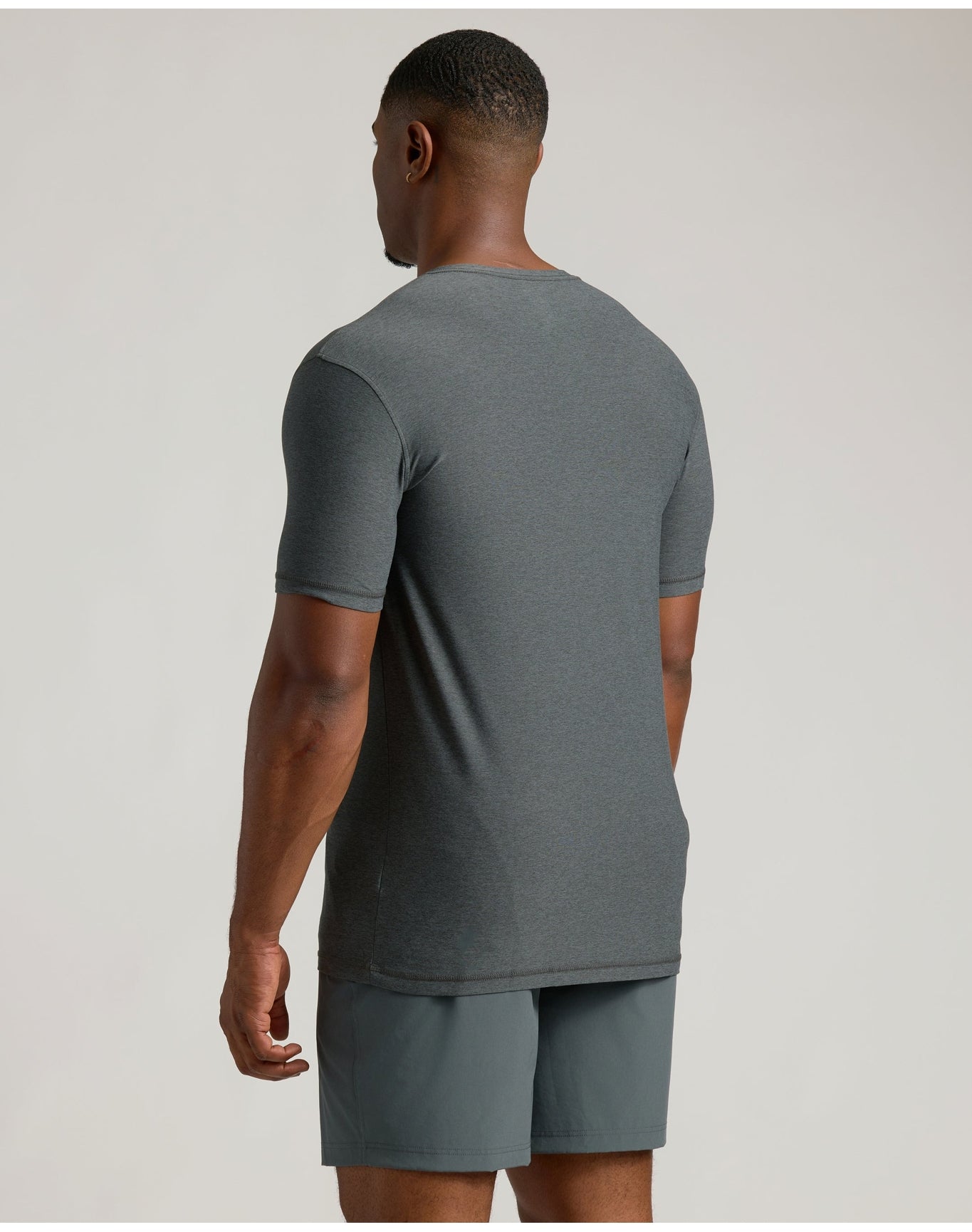 Tall Active V-Neck | Charcoal Heather Gray