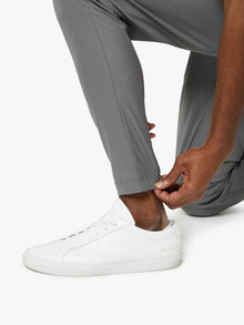 Mens | AO Slim-Fit Versaknit Jogger Tall | Wolf