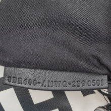 Fendi | Pre-Owned Marc Jacobs Nappa Vitello King Logo Print Baguette Phone Pouch Satchel | White