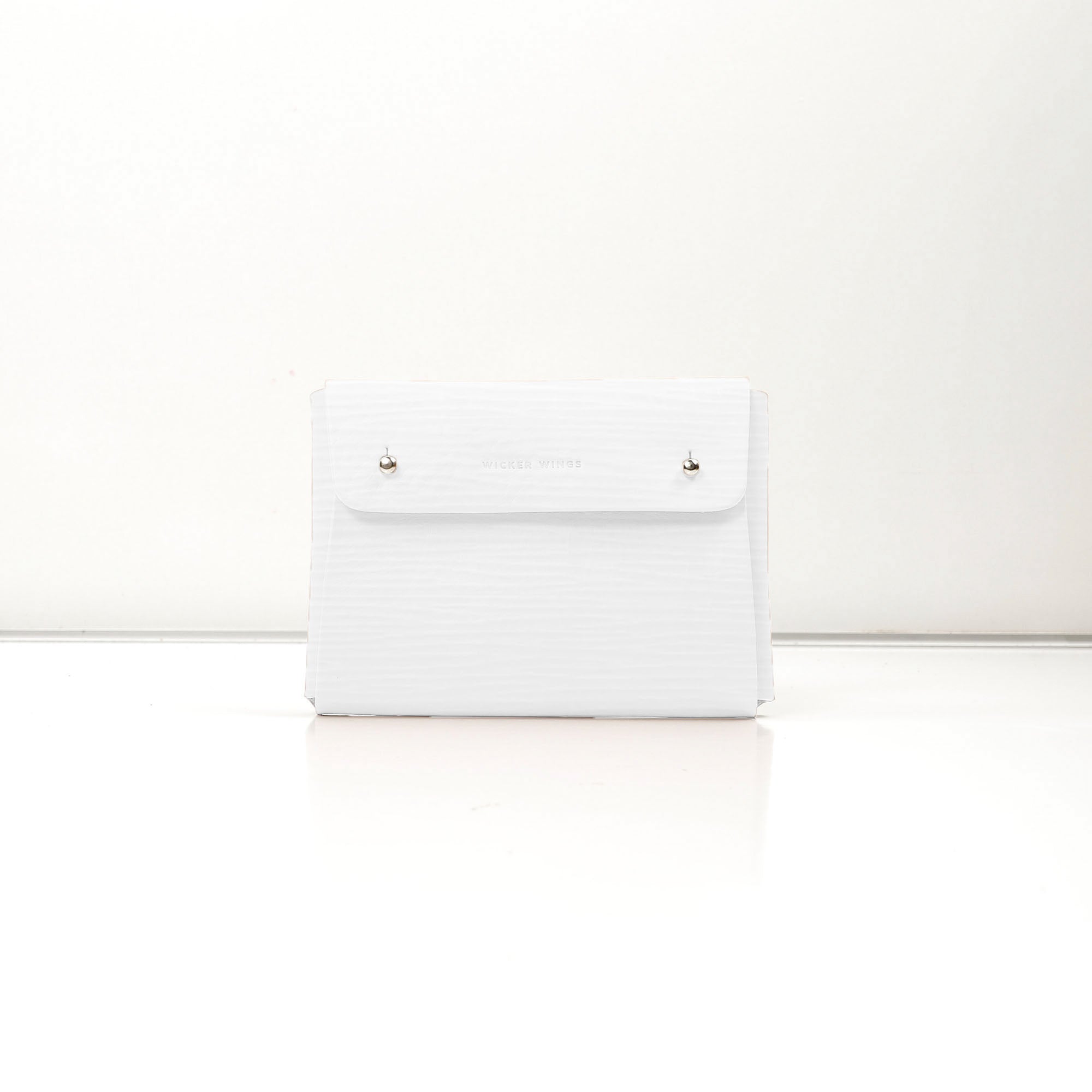 Wavy Medium Pouch | White