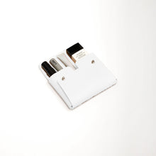 Wavy Medium Pouch | White