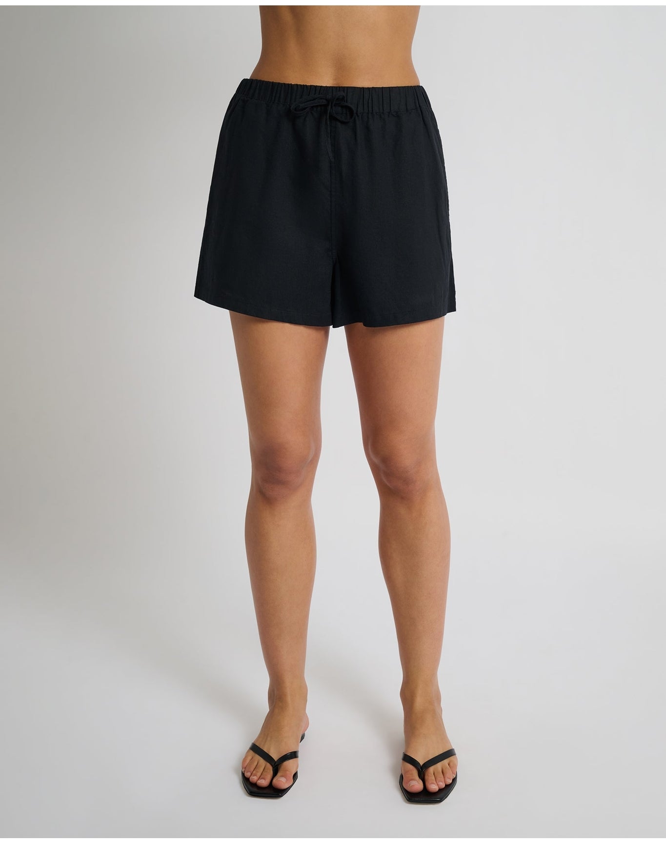 Women | Air Linen Elastic Drawstring Short | Black