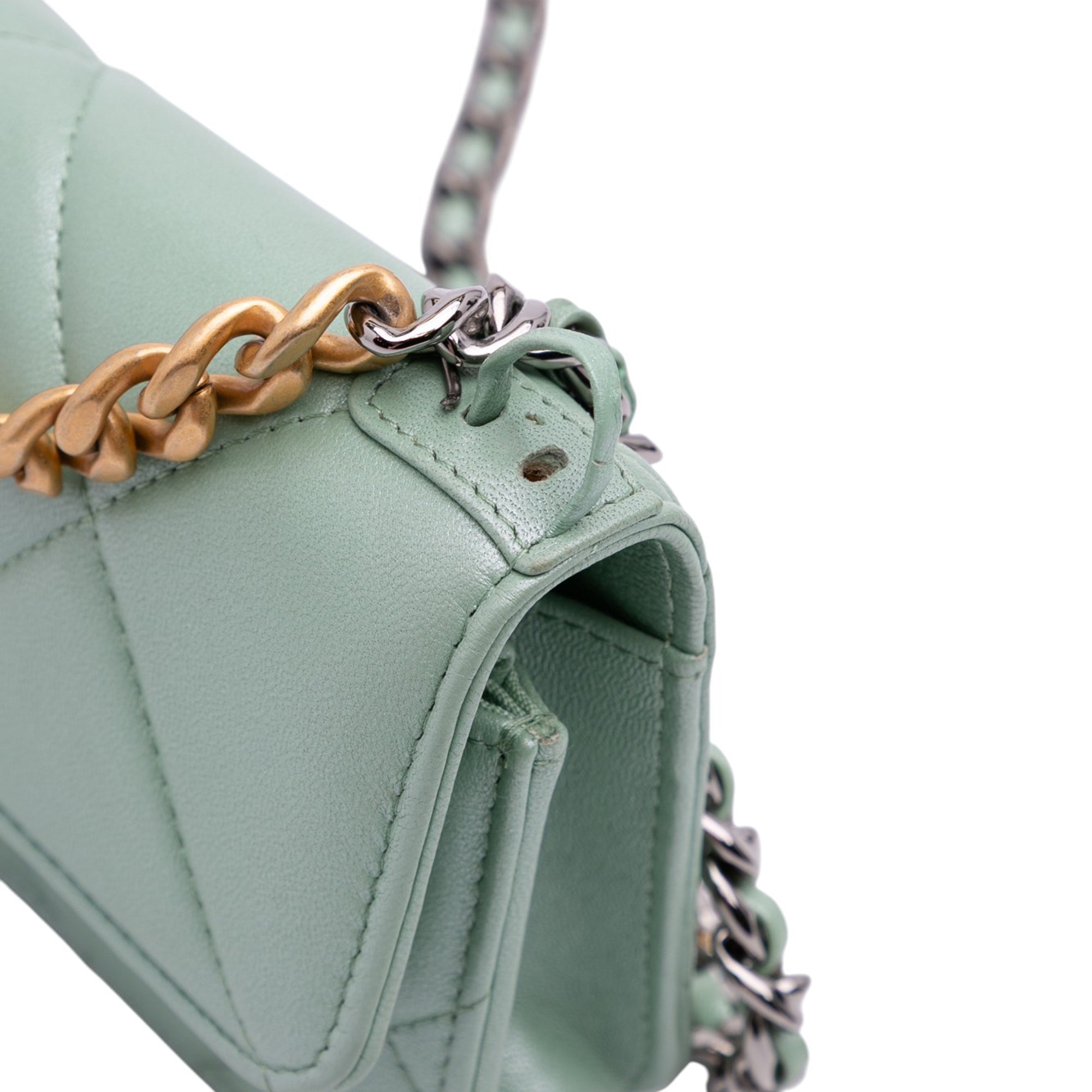 Chanel | Pre-Owned Quilted Lambskin 19 Wallet on Chain | Green/Light Green