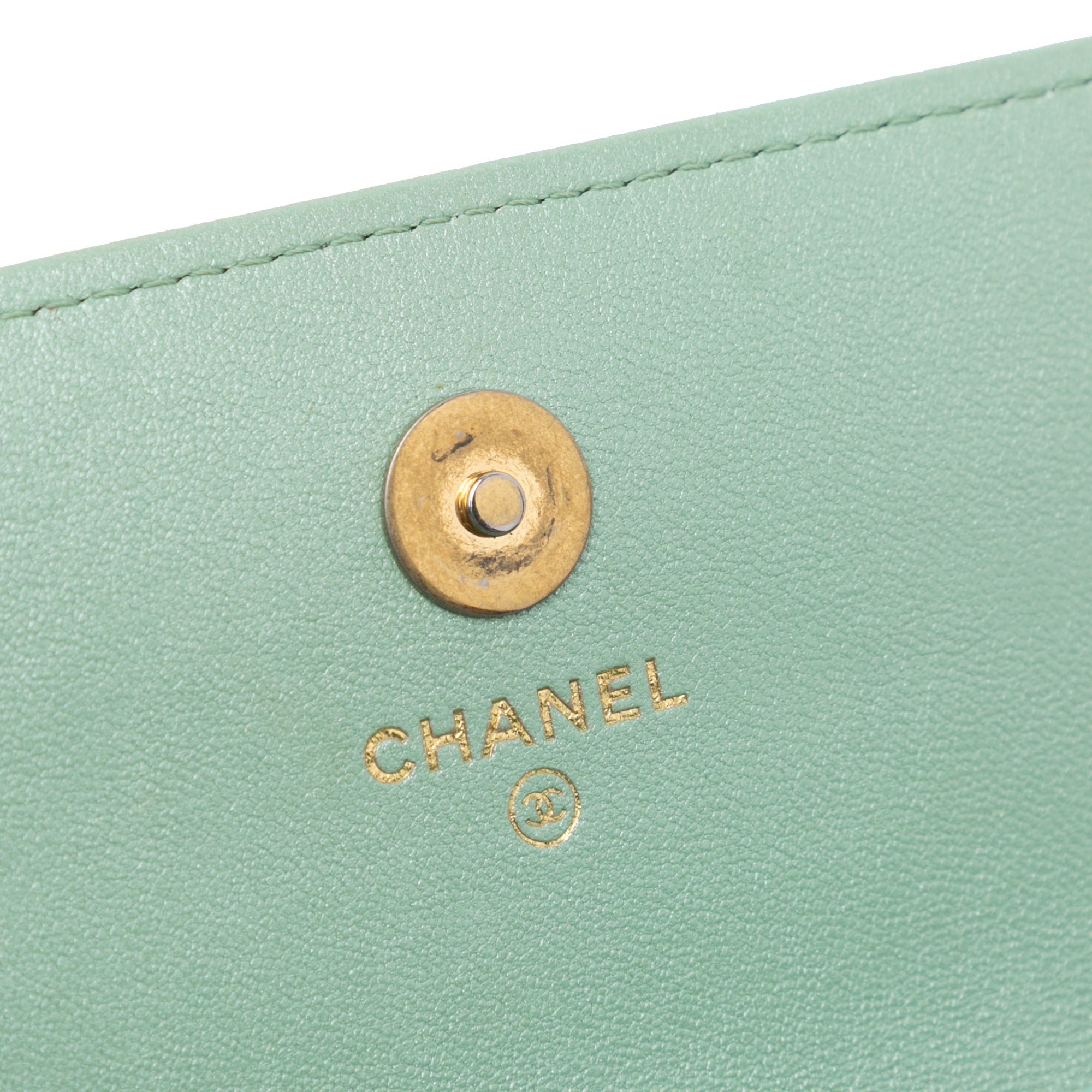 Chanel | Pre-Owned Quilted Lambskin 19 Wallet on Chain | Green/Light Green