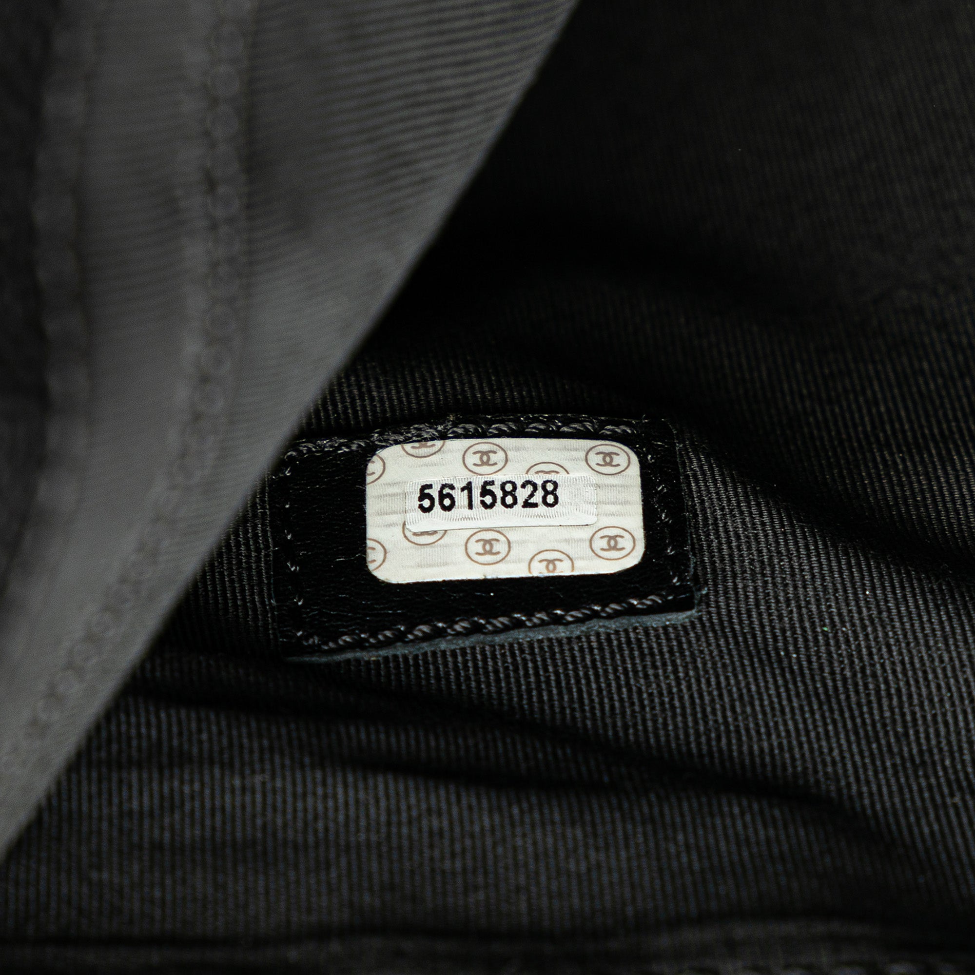 Chanel | Pre-Owned CC Caviar Leather Tote - I | Black