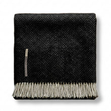Chevron Throw | Ivory / Black