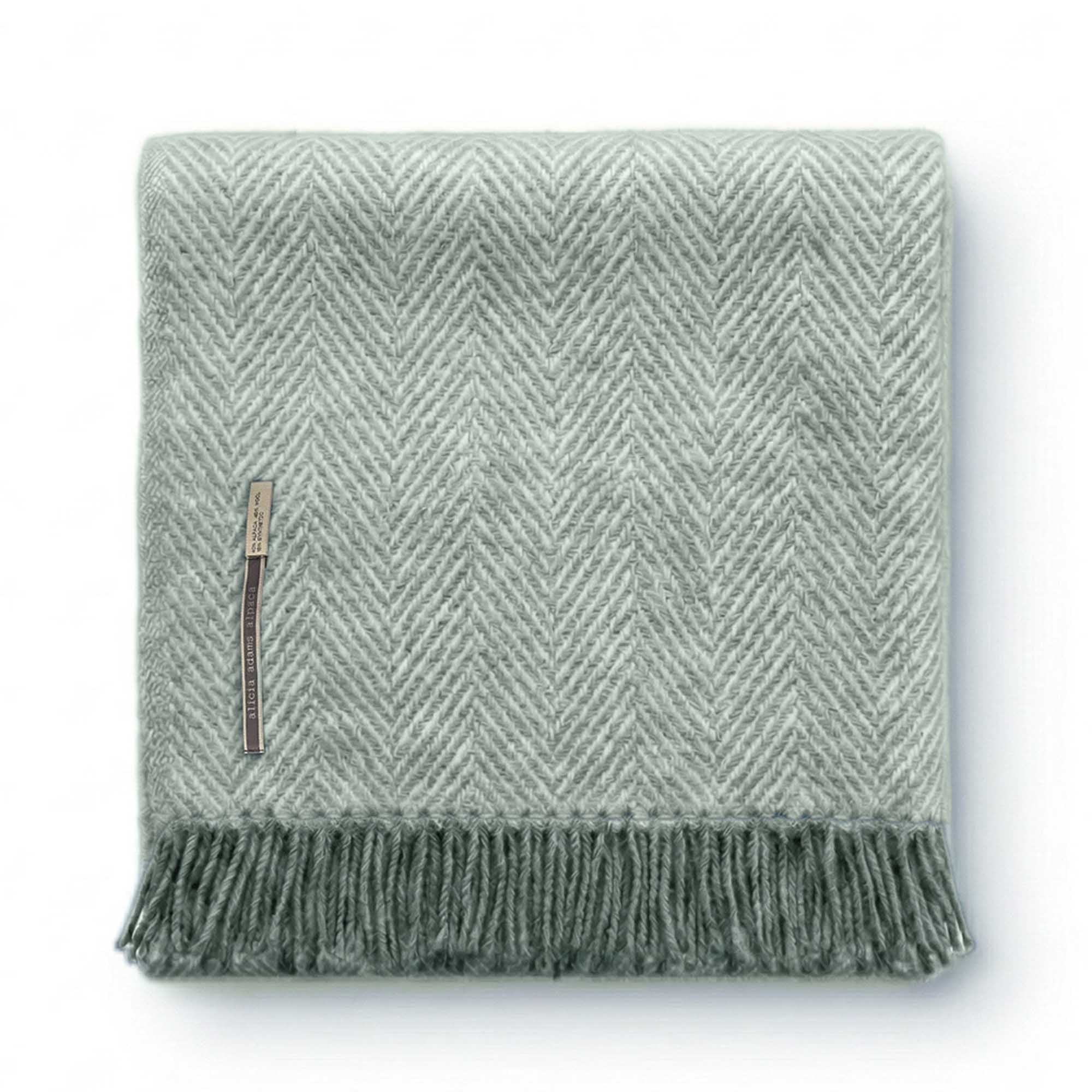 Chevron Throw | Ivory / Green Tea