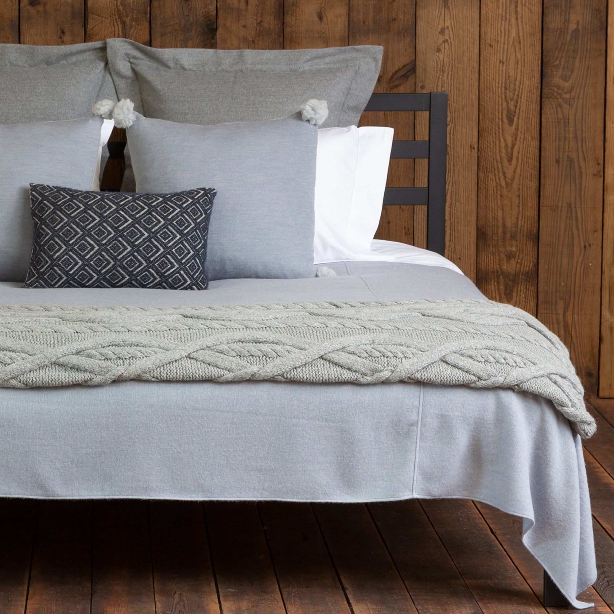 Buckley Throw | Light Grey