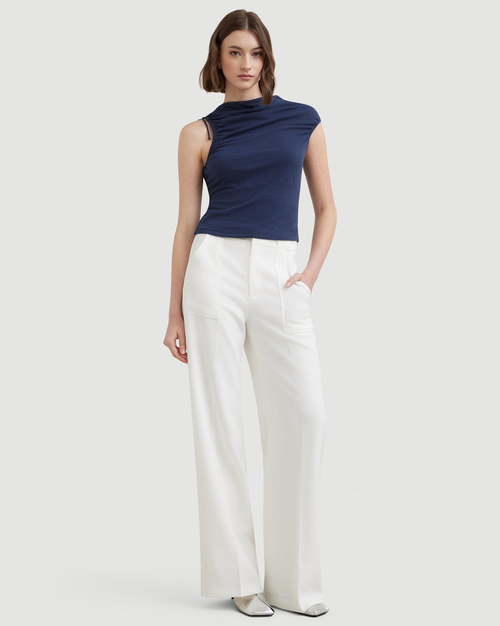 Laura | Delphine Ruched Sleeveless Tee in Size Small