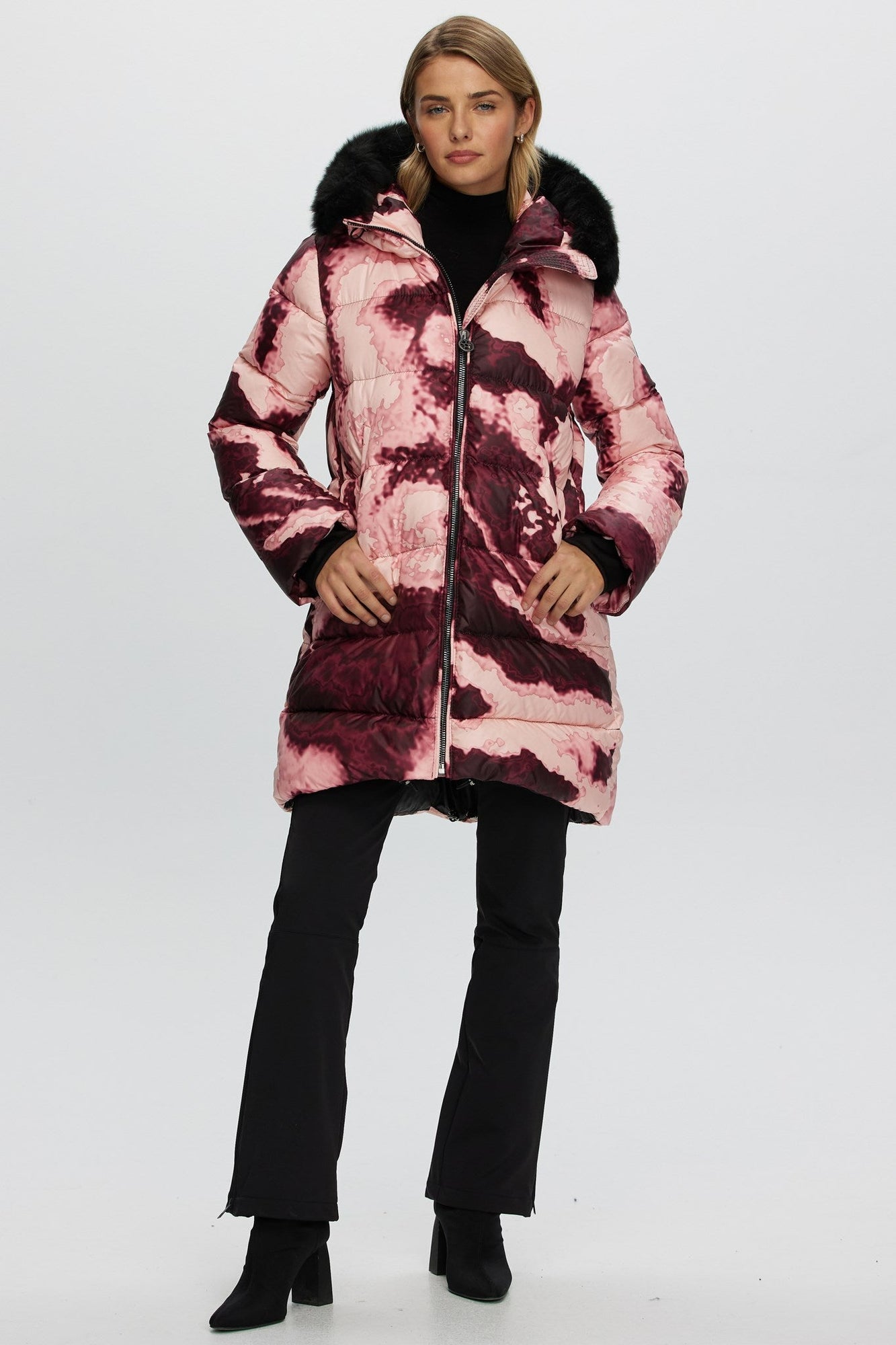 Après-Ski Jacket With Detachable Toscana Shearling Lamb Hood Trim | Women | Burgundy Abstract x Black (V2)