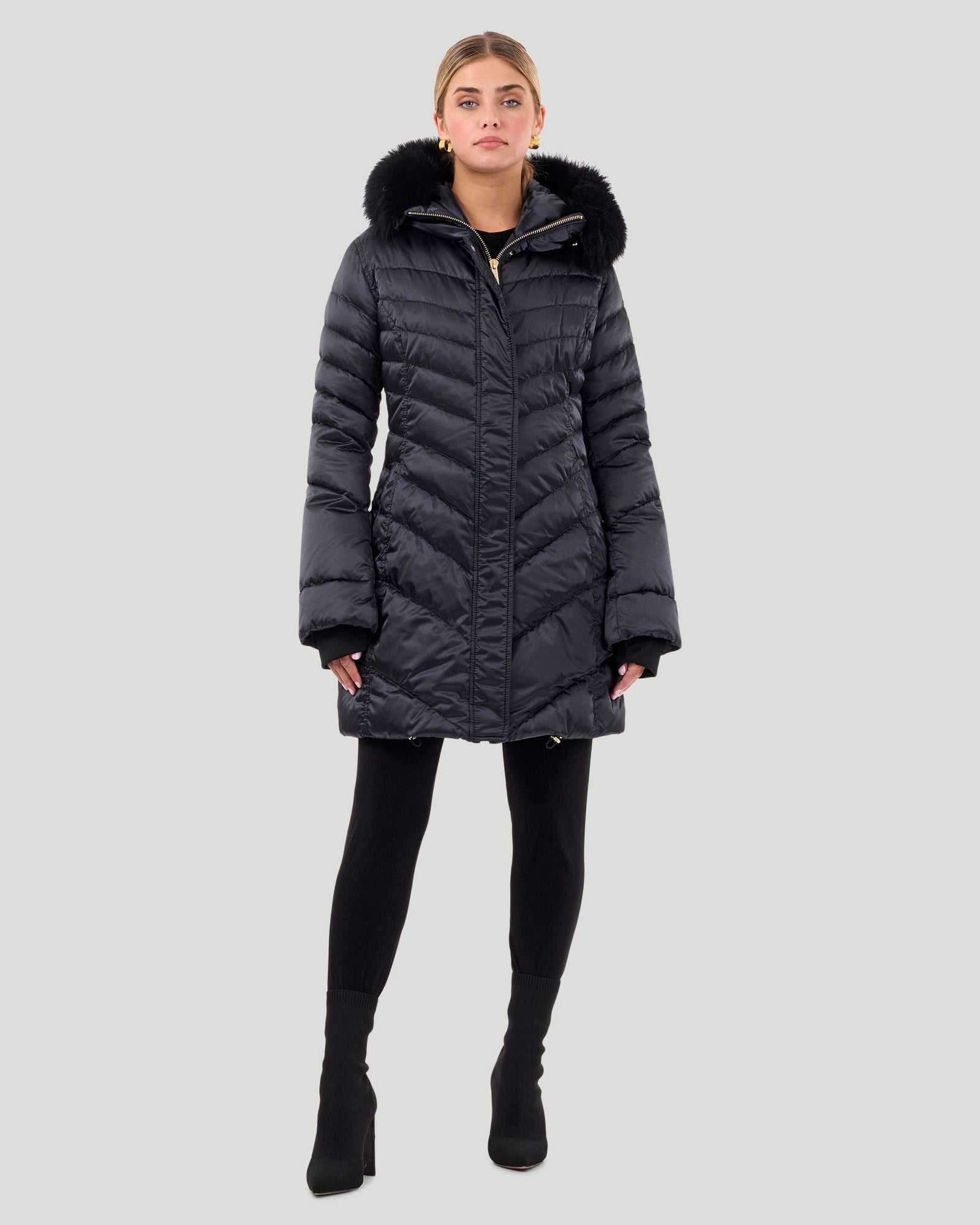 Après-Ski Jacket With Detachable Toscana Shearling Lamb Hood Trim | Women | Black x Black (V6)