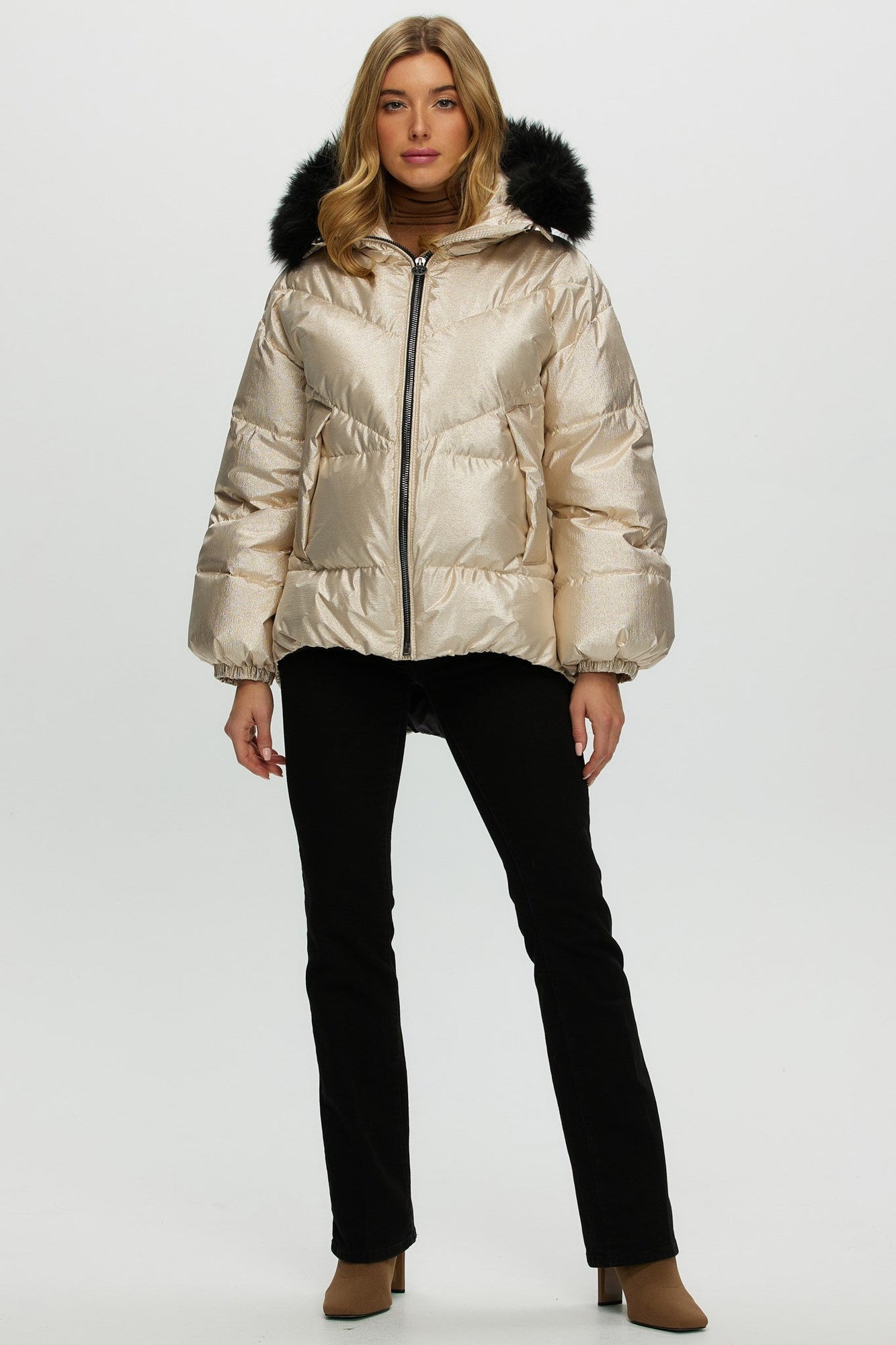 Après-Ski Jacket With Detachable Toscana Shearling Lamb Hood Trim | Women | Gold x Black