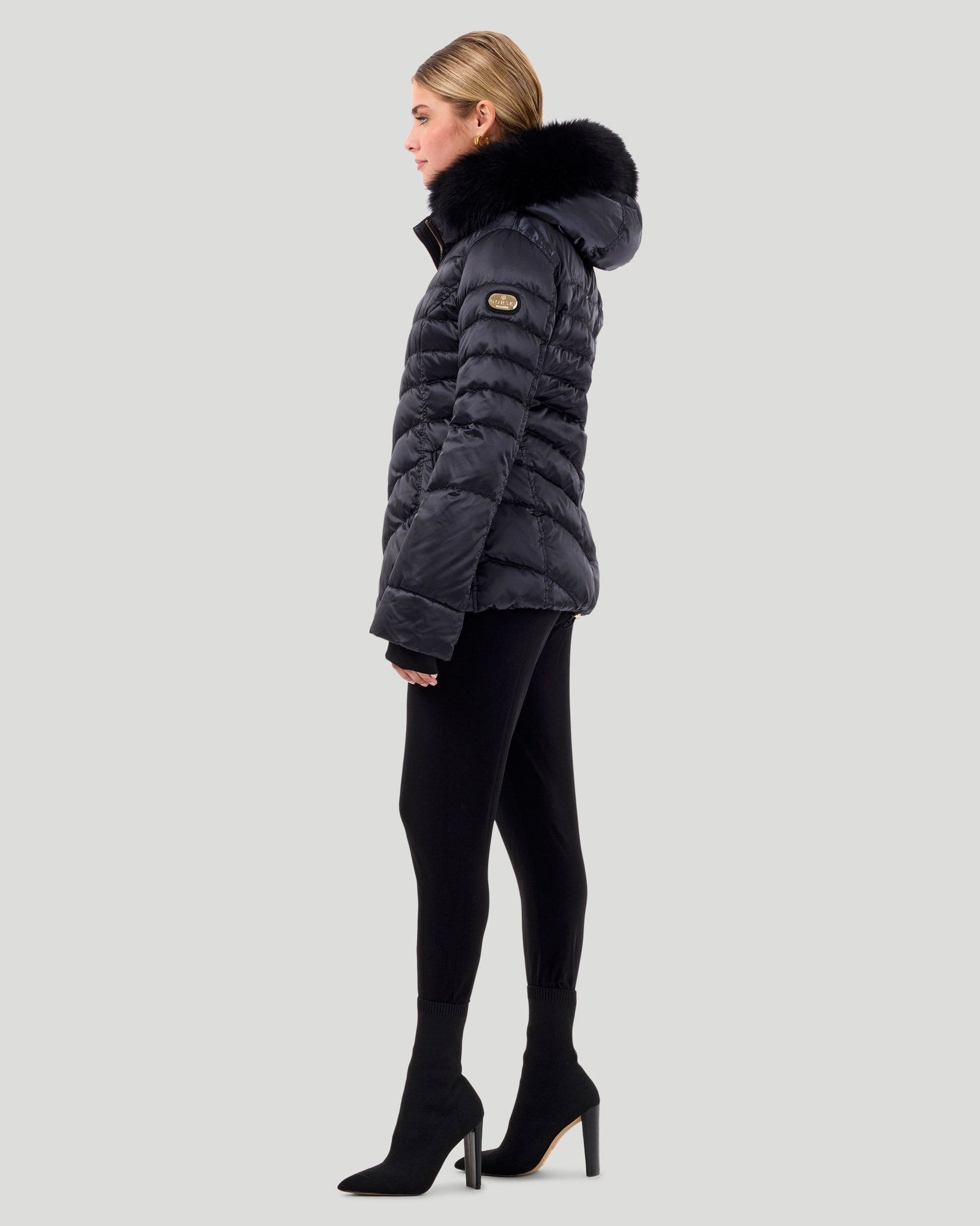 Après-Ski Jacket With Detachable Toscana Shearling Lamb Hood Trim | Women | Black x Black (V7)