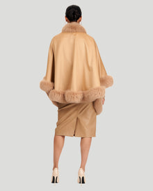 Cashmere Caplet With Fox Trim | Women | Light Camel