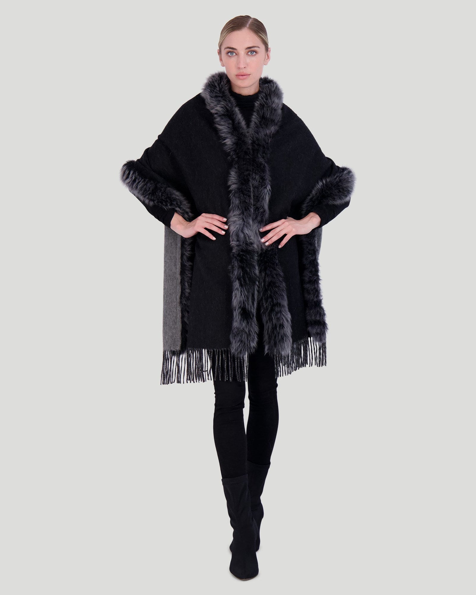 Double Face Cashmere & Wool Stole With Select Lamb Trim | Women | Black x Gray